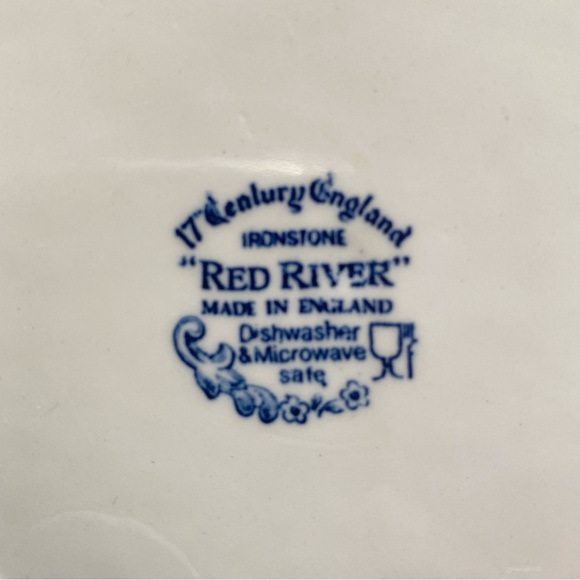 Set of 2 "17th Century England" RED RIVER Plates - Picture 7 of 9